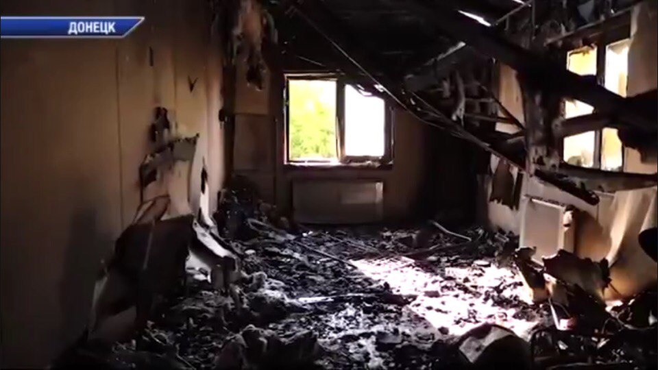 обстрел муравьева донецк. сейчас идет обстрел донецка. дом после бомбежки. сейчас идет обстрел донецка. сейчас идет обстрел донецка.