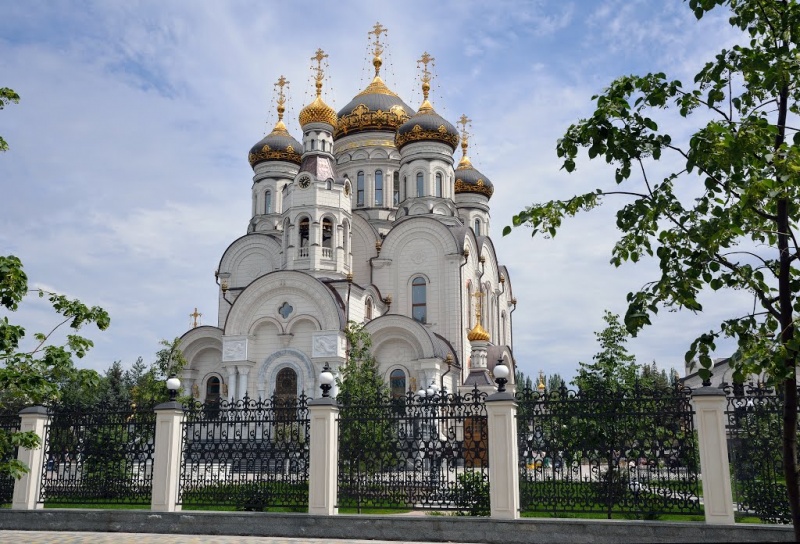 Собор в горловке на улице гагарина фото