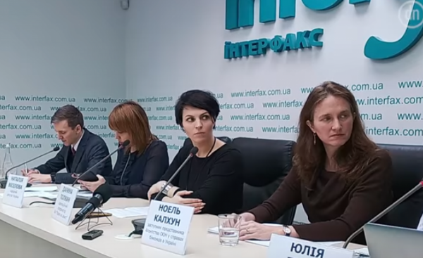 Эксперты