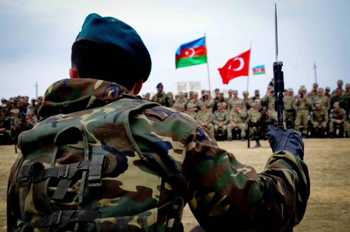 Военнослужащие 