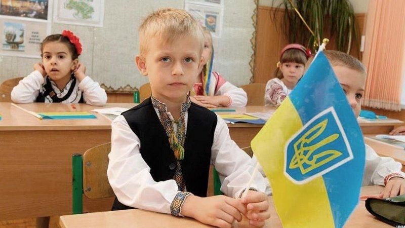 Почти Европа. Украинским школам не хватает денег на двери в кабинках туалетов