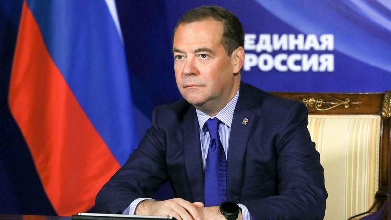 Политолог назвал три основные задачи статьи Медведева об Украине