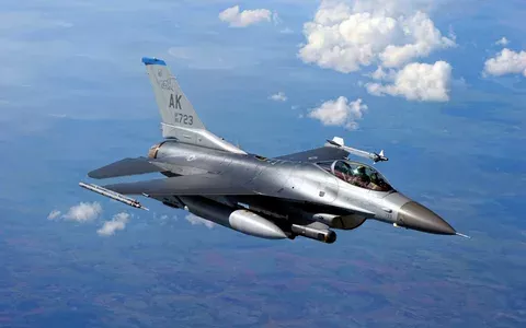 Истребитель F-16