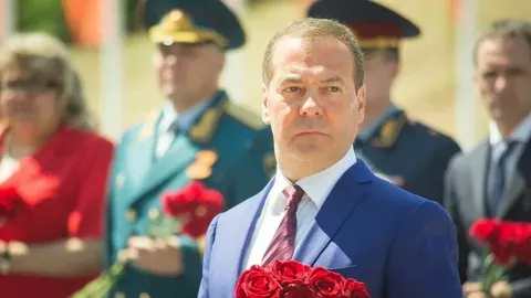 Дмитрий Медведев