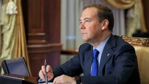 Дмитрий Медведев