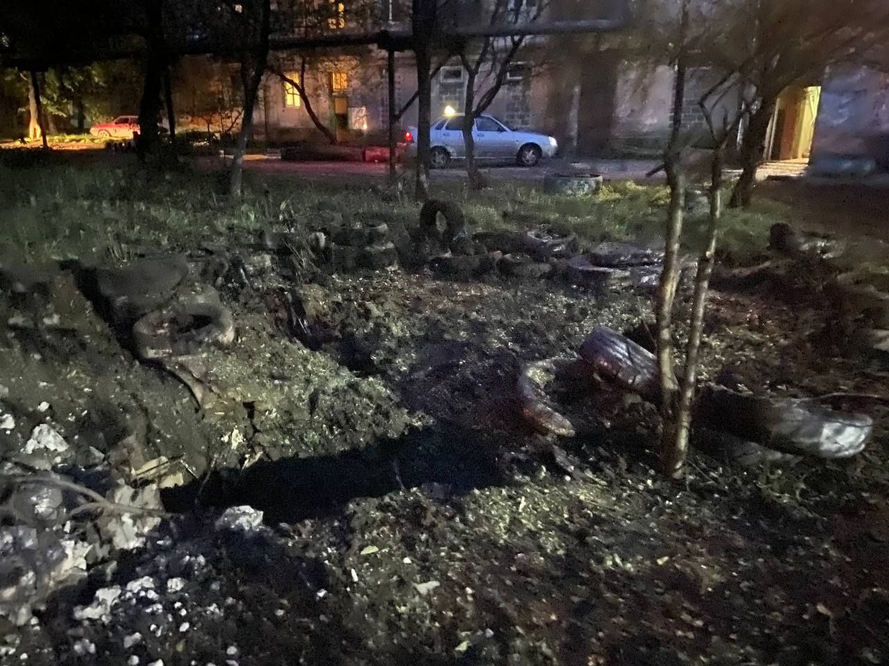 Последствия вечернего обстрела центра Горловки со стороны ВФУ 11.05.2023