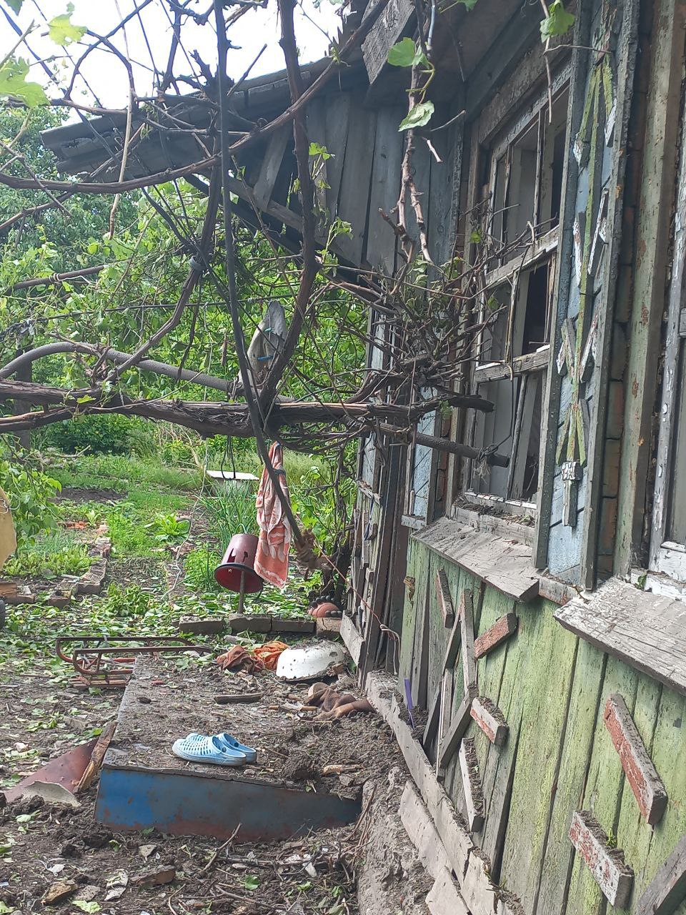 Разрушенный дома в Горловке снарядами ВСУ
