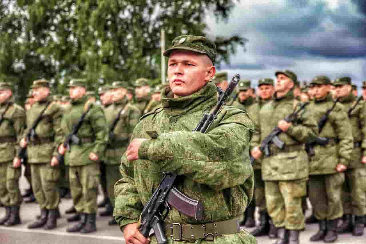 Солдаты