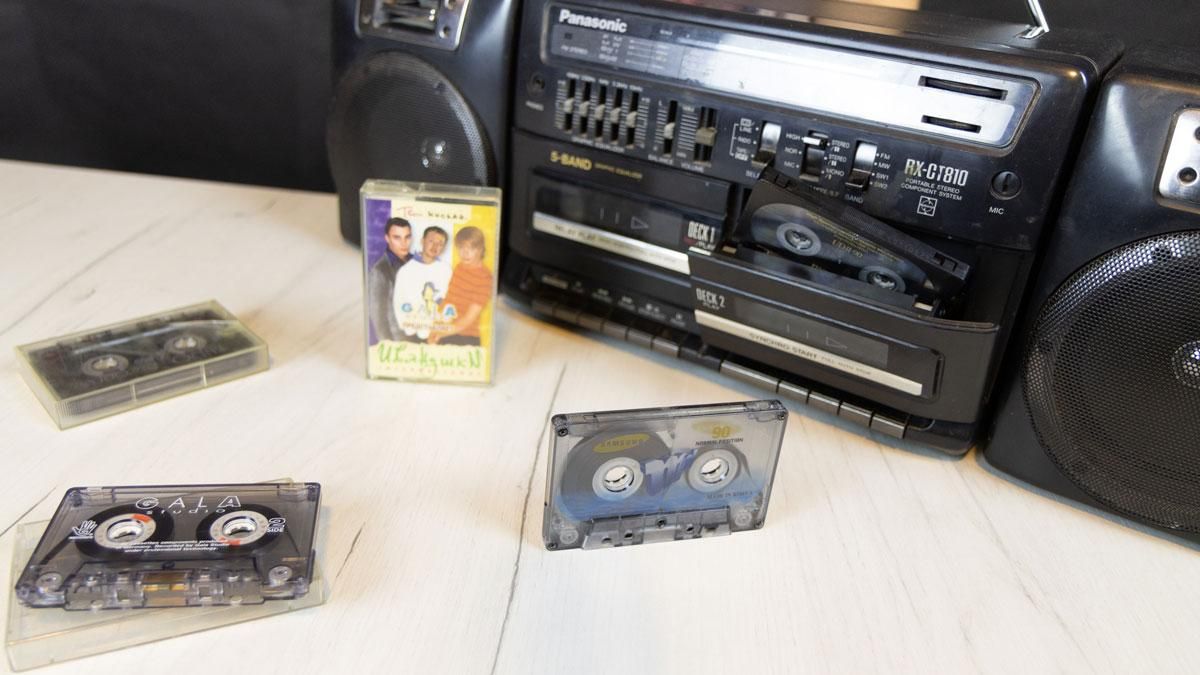 День компакт-кассеты