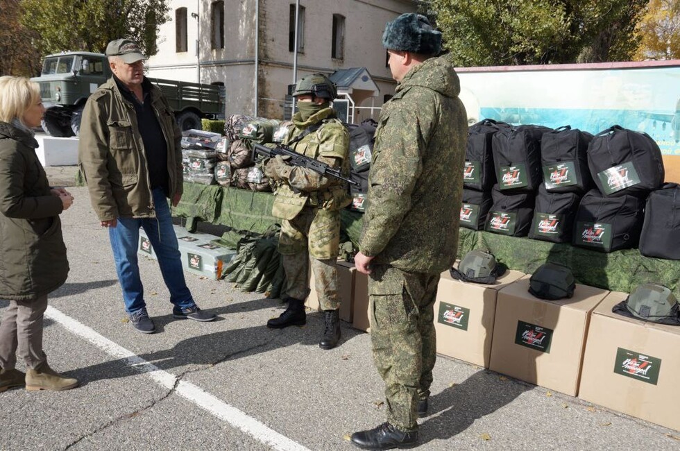 «Единая Россия» передала в Донецк для участников СВО военное снаряжение, зимнюю форму, медикаменты - News365