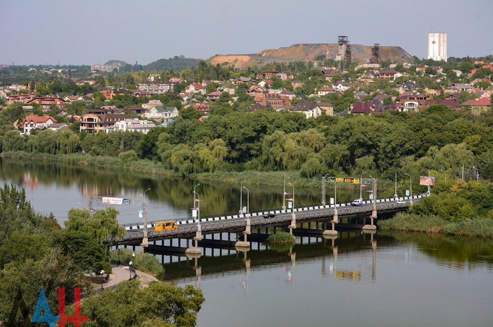 Город