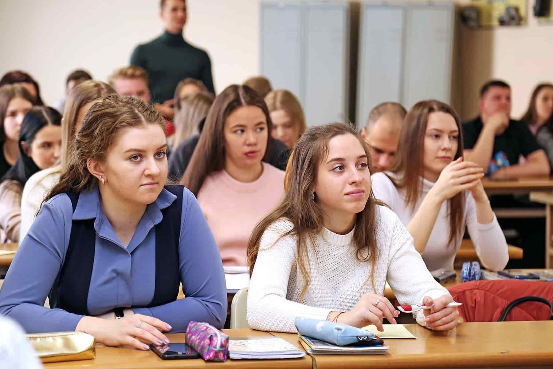 Абитуриенты