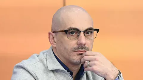 Гаспарян: вокруг Зеленского каждый день возникает новый скандал
