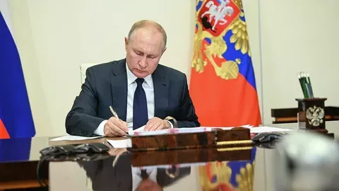Путин подписал закон о введение электронных повесток