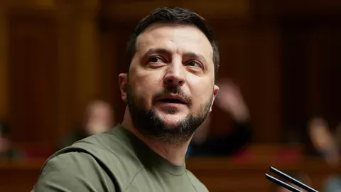 Дуглас Макгрегор рассказал, кто внутри Украины может устранить Зеленского